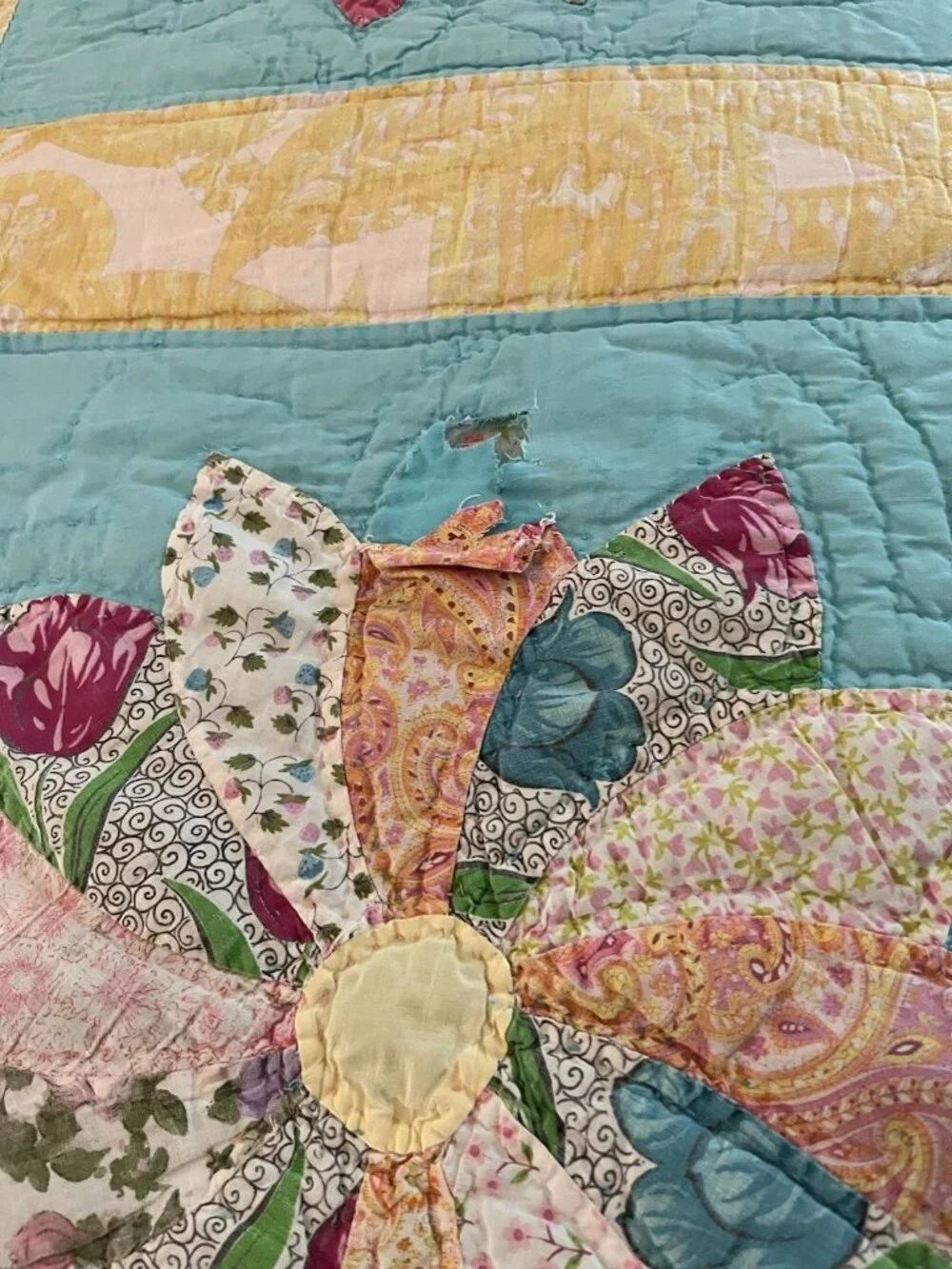 Dresden Floral Pinwheel Plates Quilt Pastel Scalloped Vtg Hand Stitched 60x80